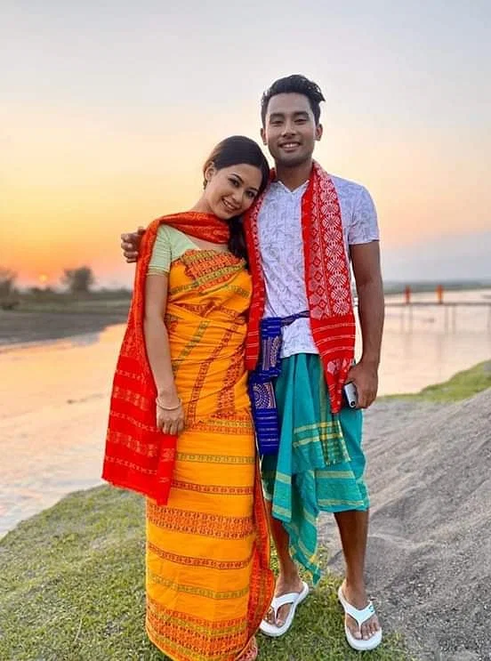 Bodo Traditional Dress: Discover 9 Absolutely Gorgeous Pictures - You Won't Believe #4 #traditional-fashion